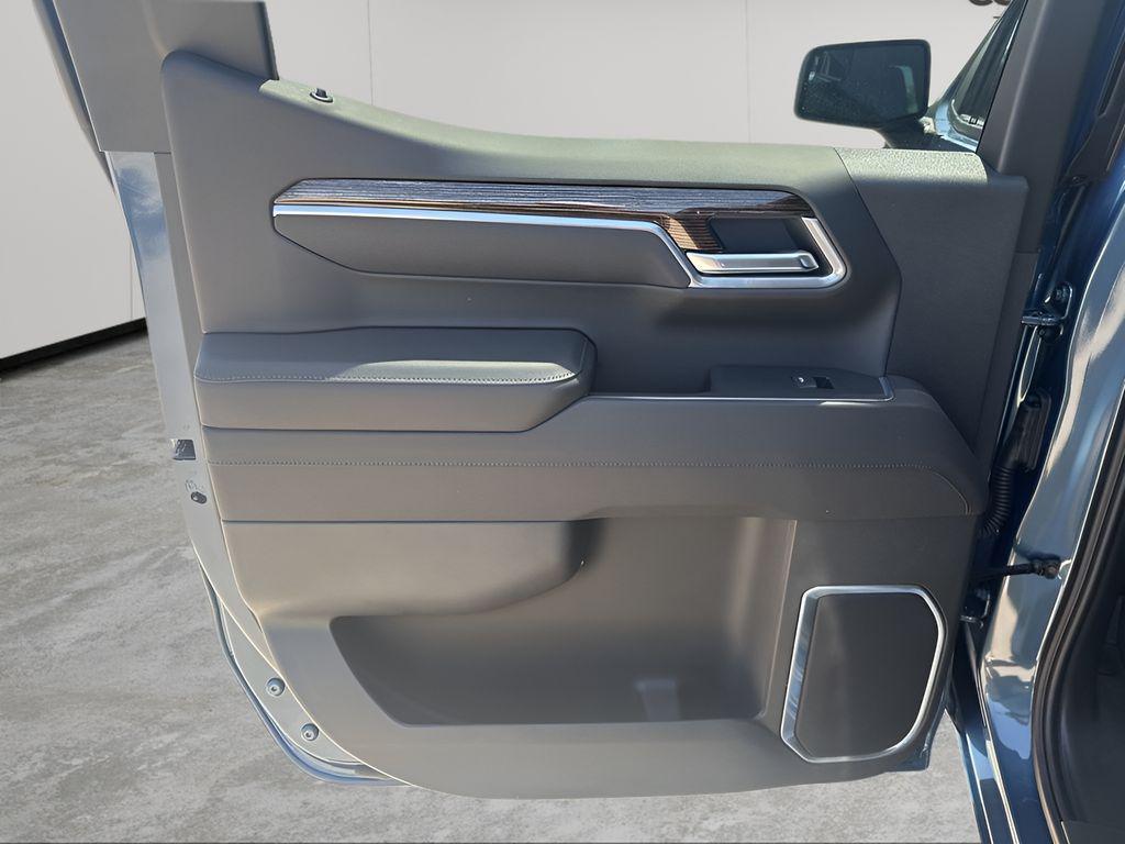 new 2025 GMC Sierra 1500 car, priced at $48,035
