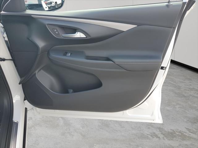 new 2025 Buick Envista car, priced at $30,984