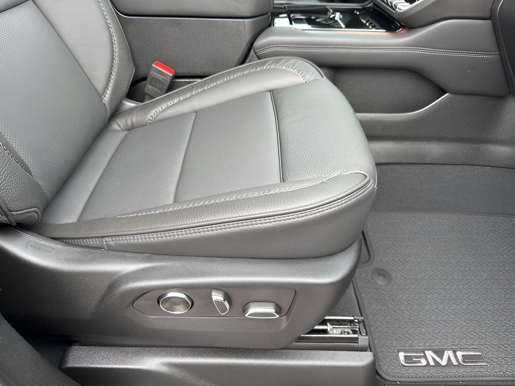 new 2025 GMC Yukon XL car, priced at $92,025