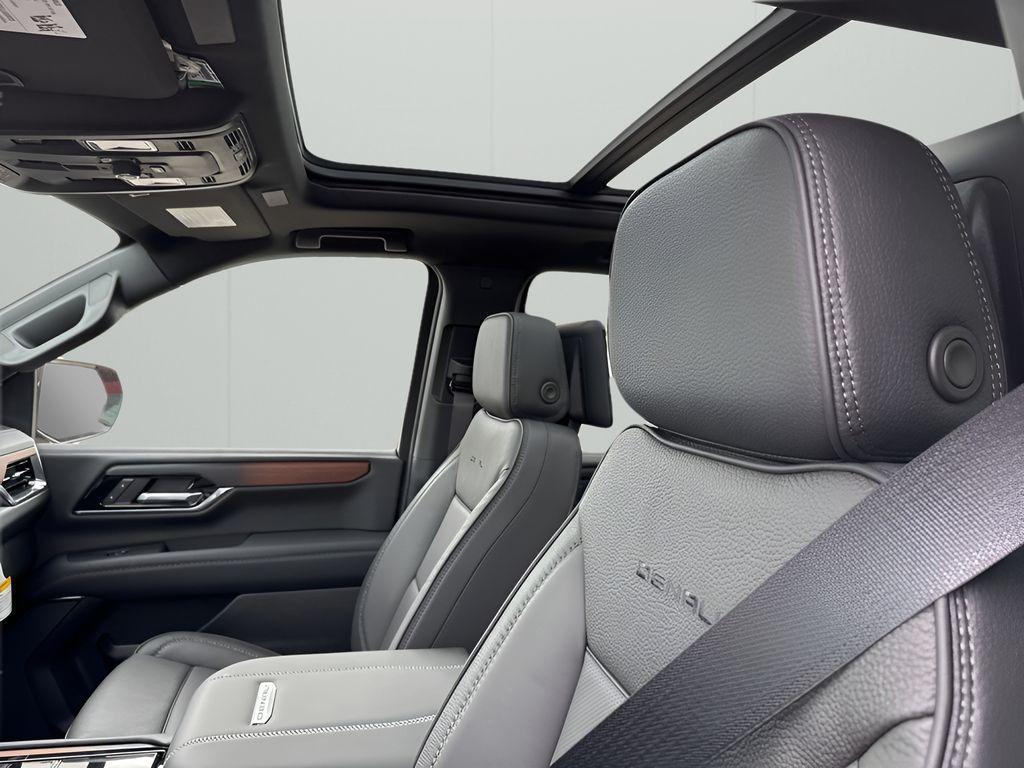 new 2025 GMC Yukon XL car, priced at $92,025
