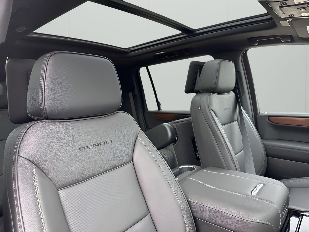 new 2025 GMC Yukon XL car, priced at $92,025