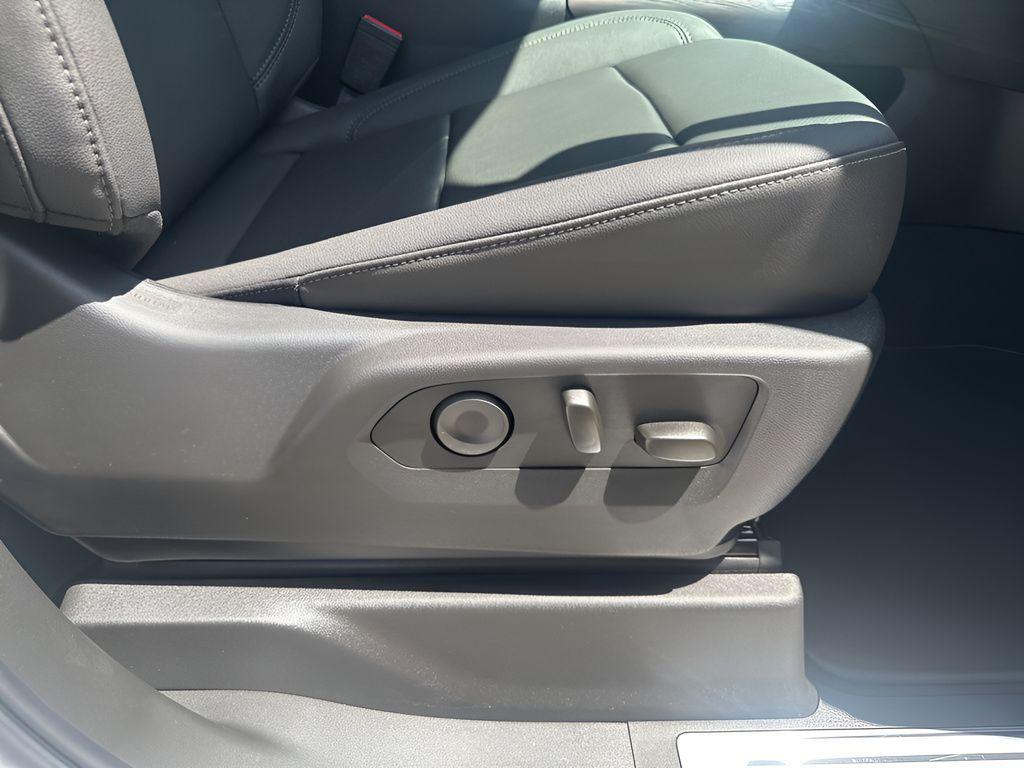new 2025 GMC Sierra 1500 car, priced at $53,400