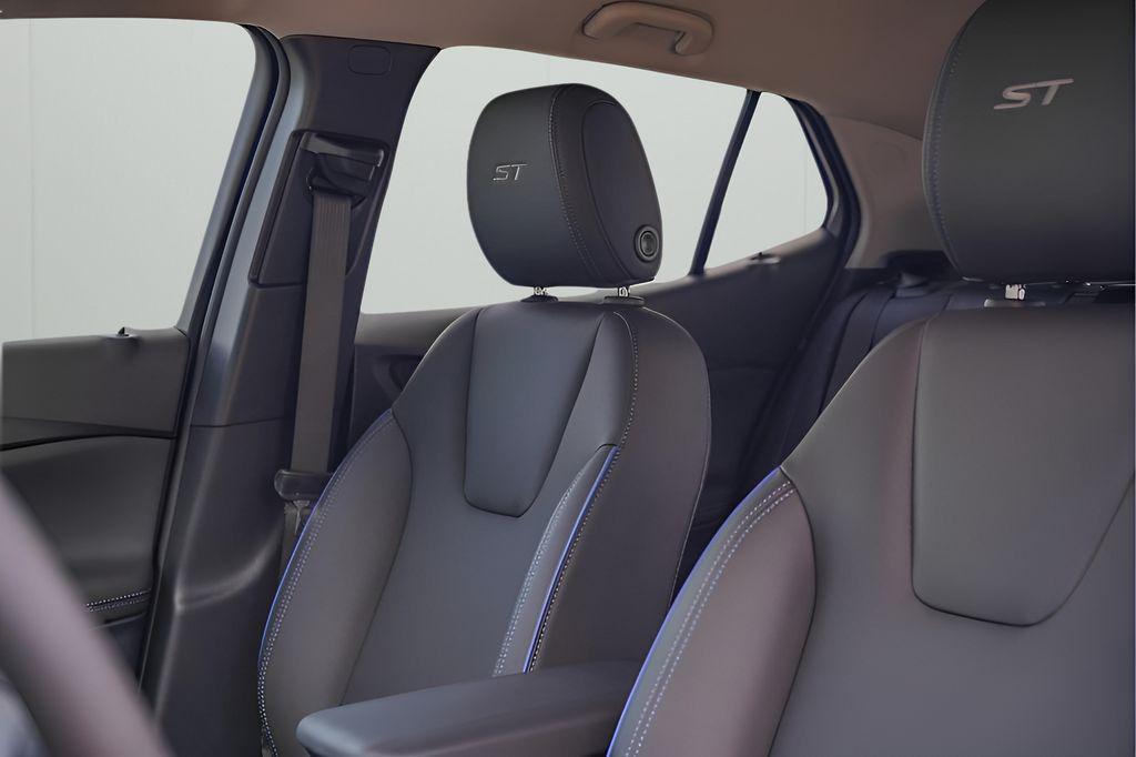 new 2026 Buick Encore GX car, priced at $28,940