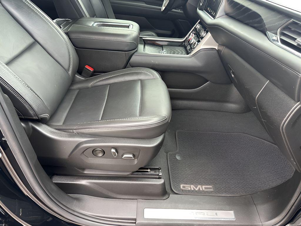 used 2022 GMC Yukon XL car, priced at $48,994