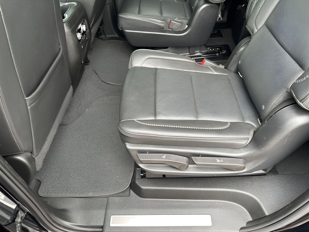 used 2022 GMC Yukon XL car, priced at $48,994