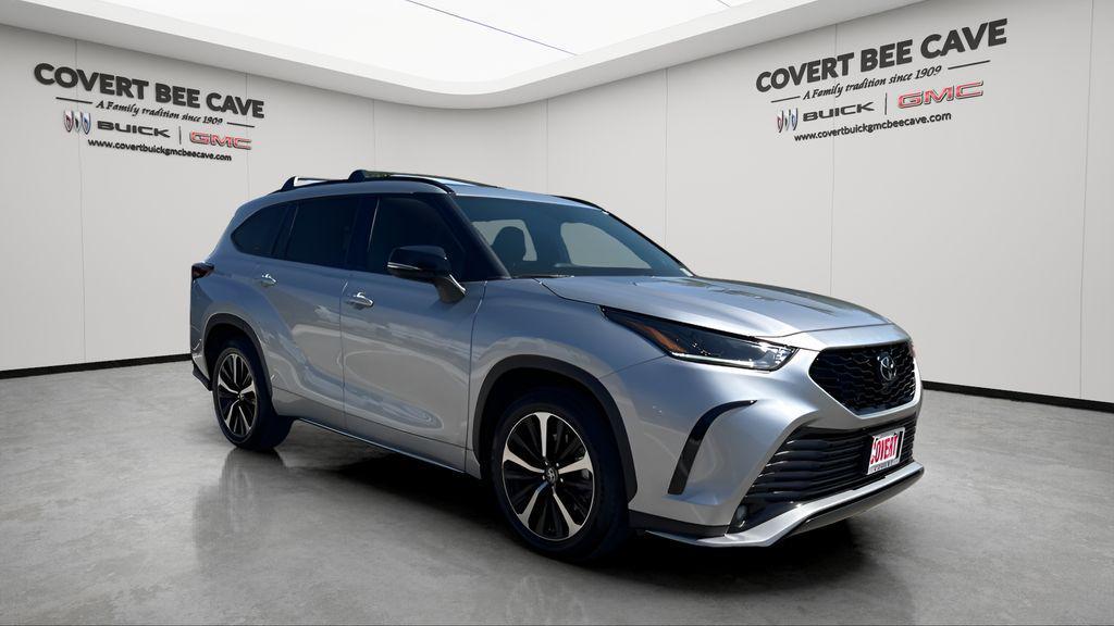 used 2021 Toyota Highlander car, priced at $37,446