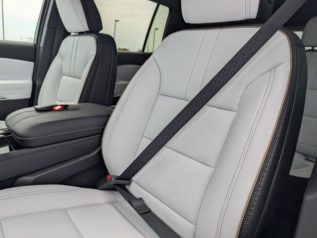 new 2026 Chevrolet Traverse car, priced at $59,215