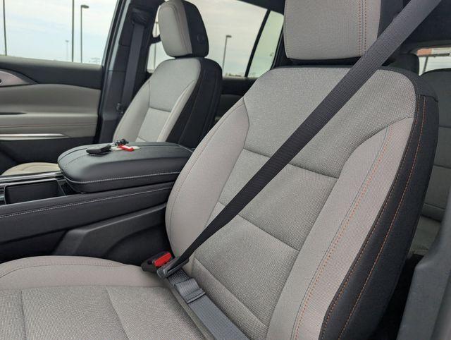 new 2026 Chevrolet Traverse car, priced at $44,395