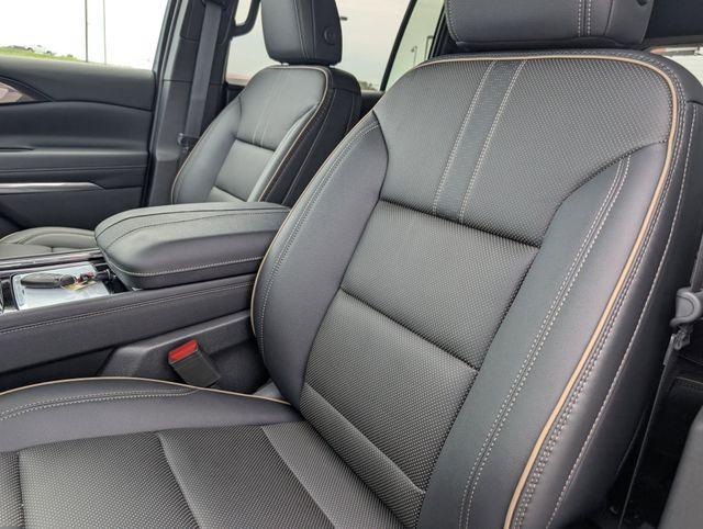 new 2026 Chevrolet Traverse car, priced at $57,795