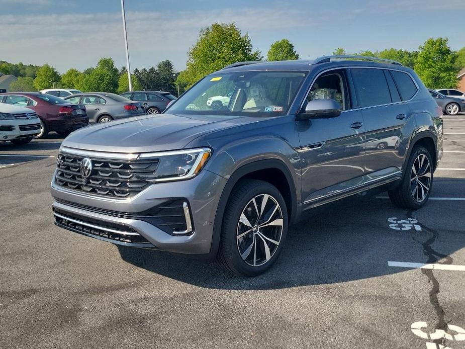 new 2024 Volkswagen Atlas car, priced at $55,621