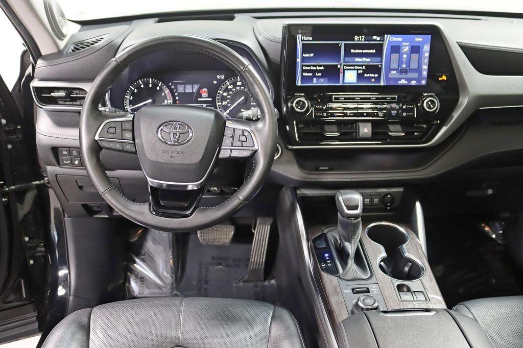 used 2020 Toyota Highlander car