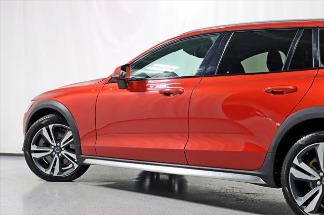 used 2020 Volvo V60 Cross Country car, priced at $28,888