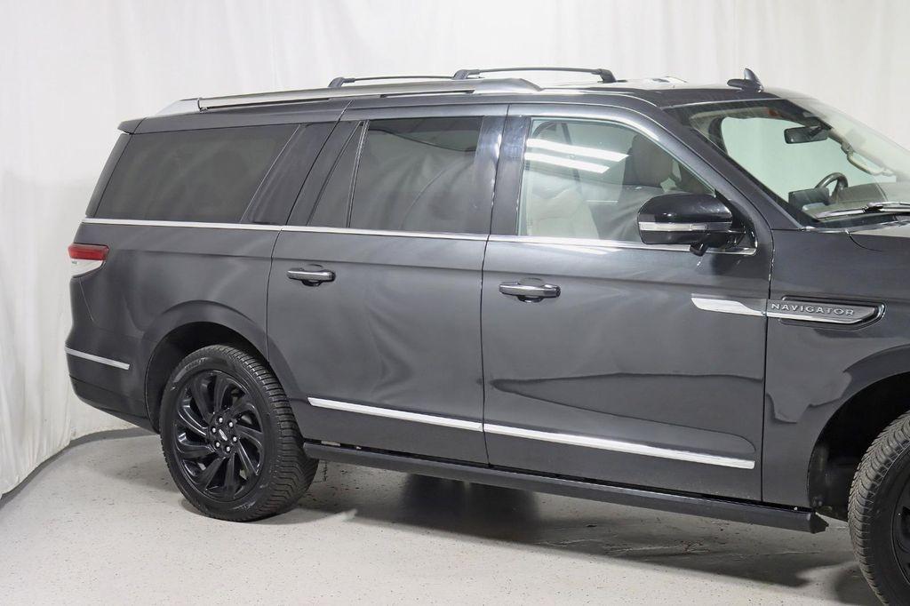 used 2022 Lincoln Navigator car, priced at $49,888