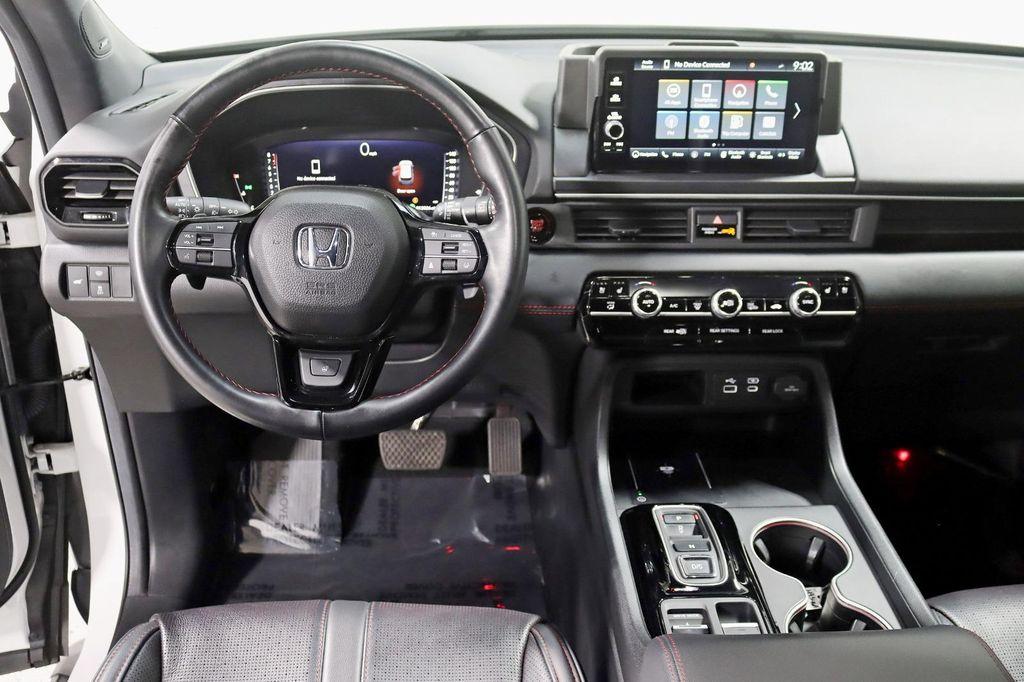 used 2025 Honda Pilot car, priced at $47,888