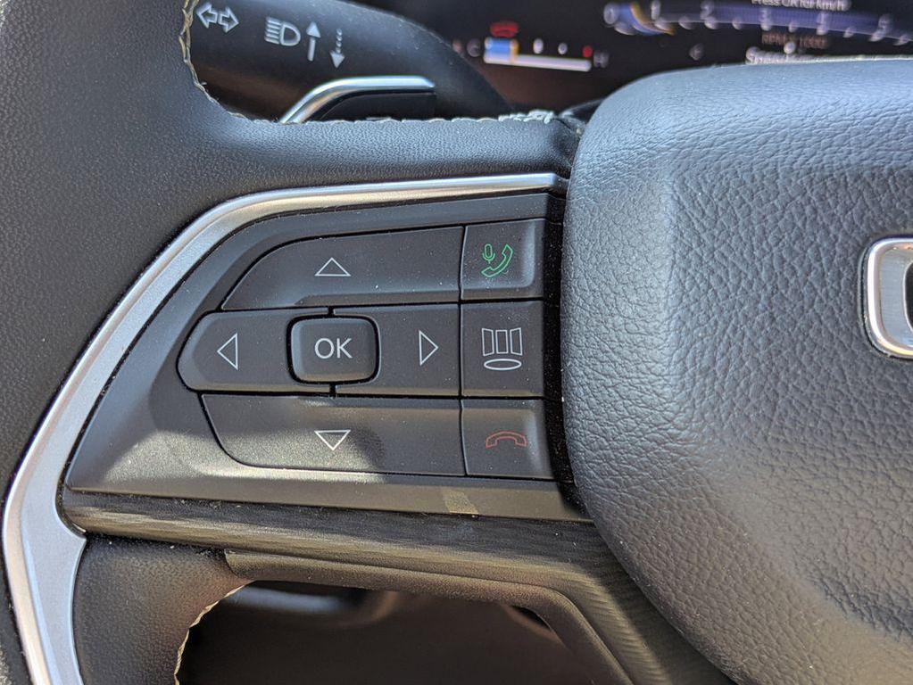 used 2023 Jeep Grand Cherokee car, priced at $27,990