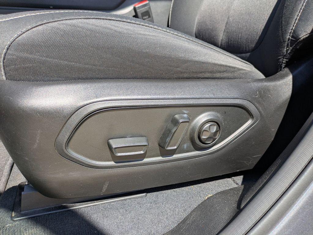 used 2023 Jeep Grand Cherokee car, priced at $27,990