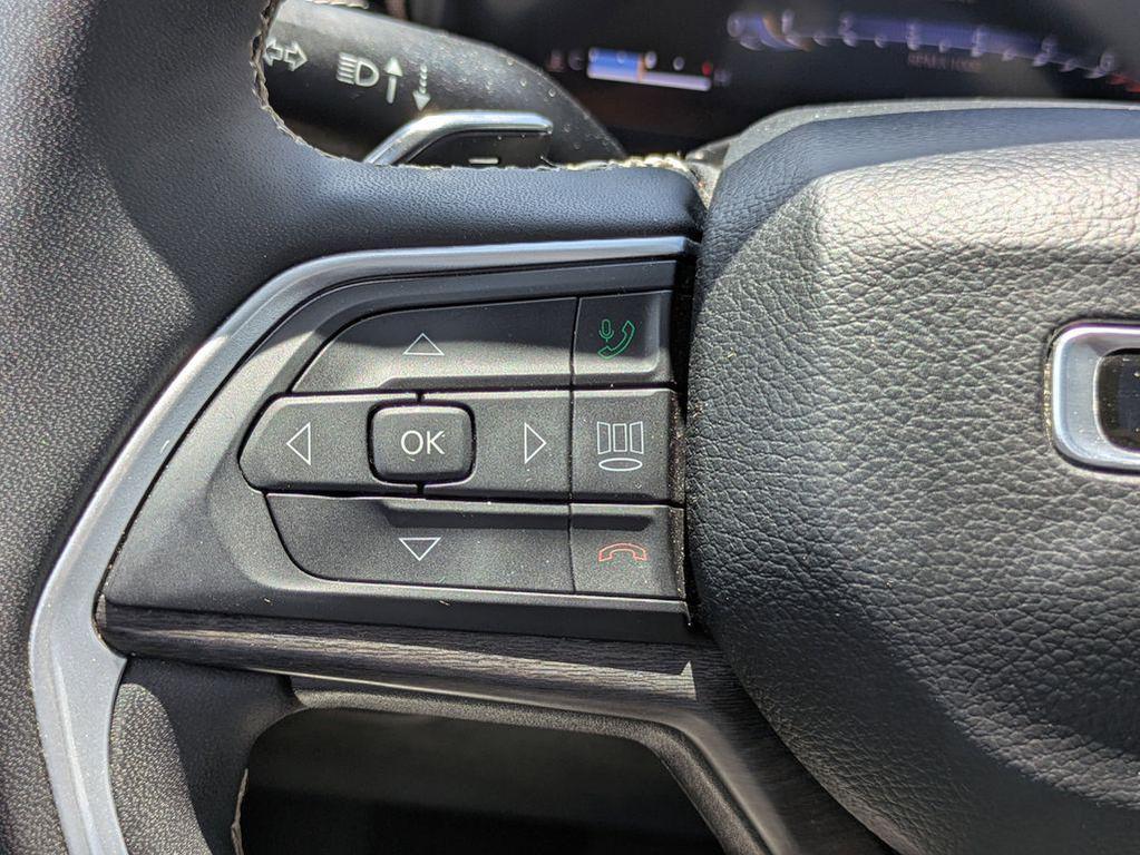 used 2024 Jeep Grand Cherokee car, priced at $33,995