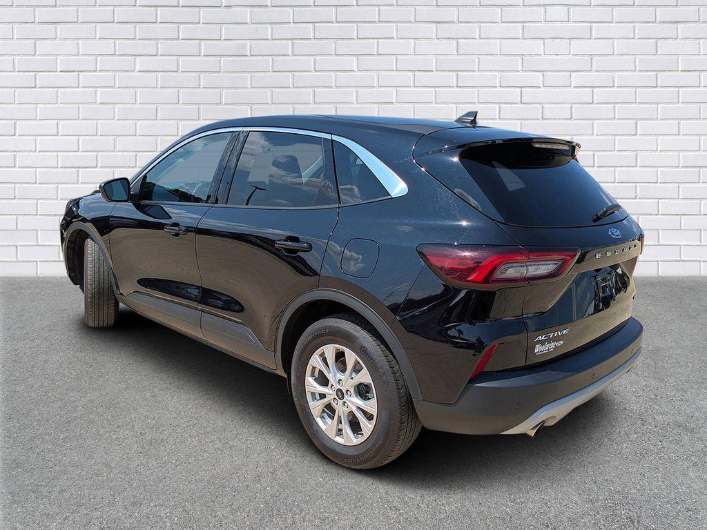 used 2023 Ford Escape car, priced at $26,995