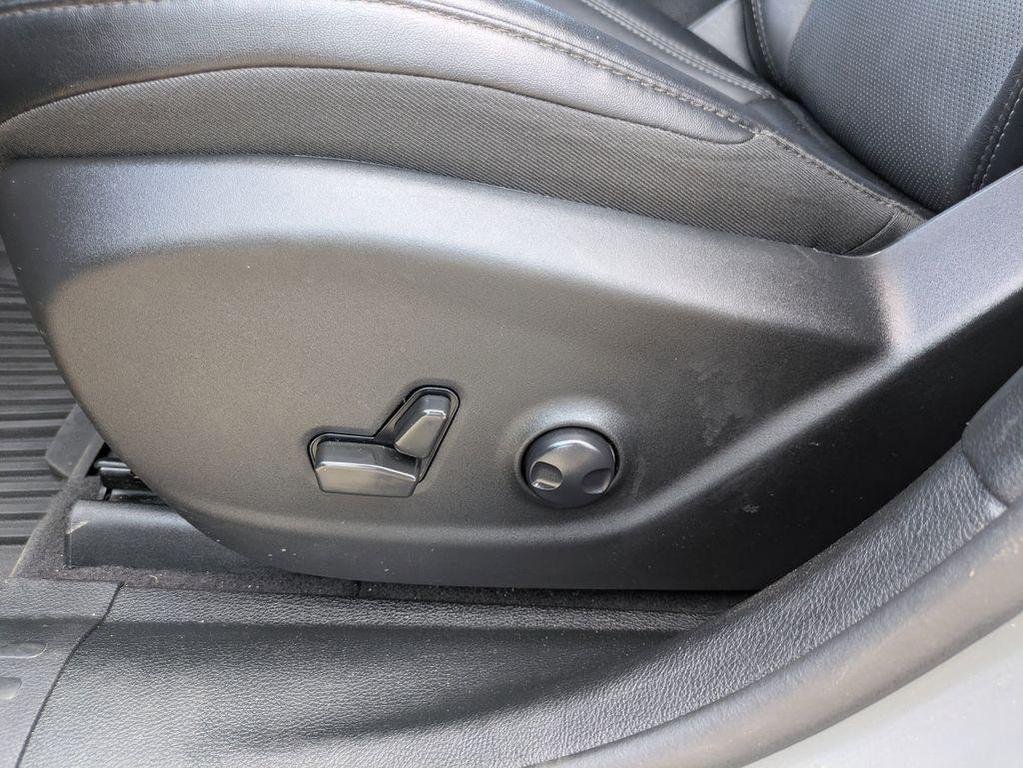 used 2022 Jeep Cherokee car, priced at $24,990