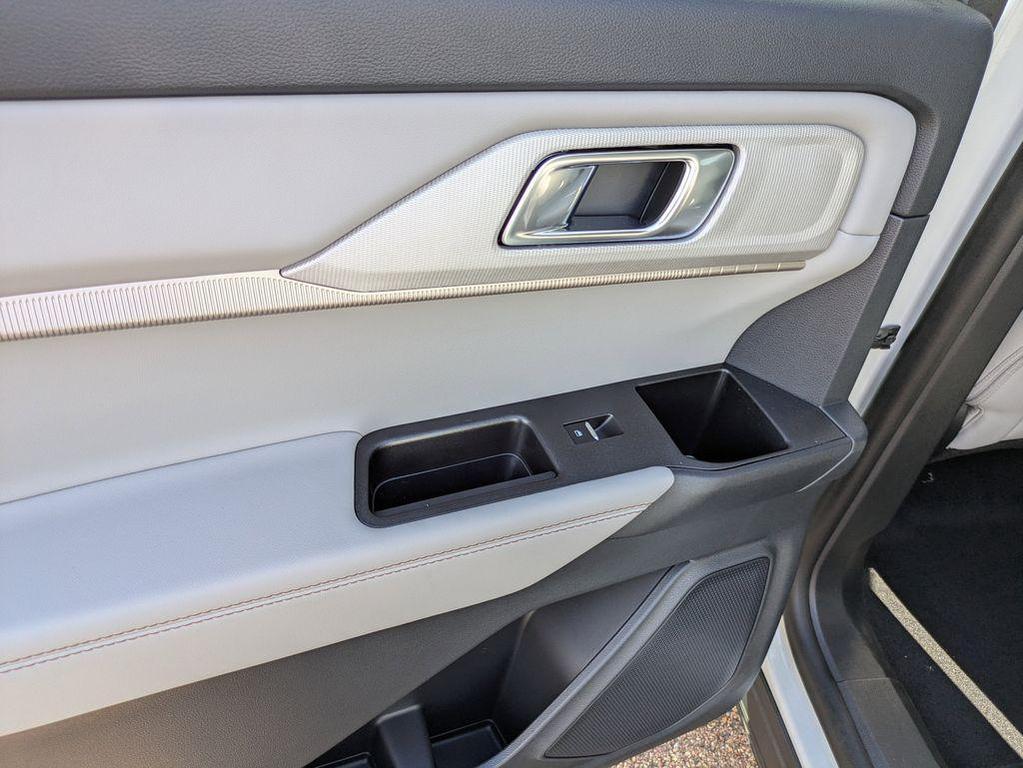 new 2025 Ford Explorer car, priced at $47,075