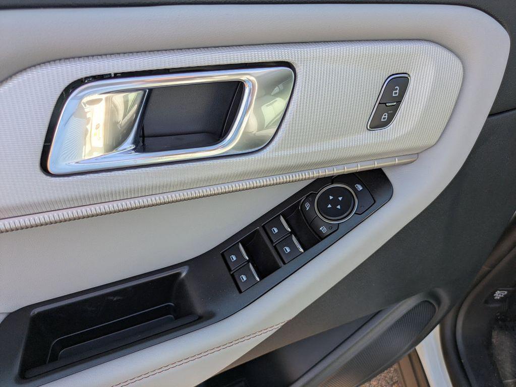 new 2025 Ford Explorer car, priced at $47,075