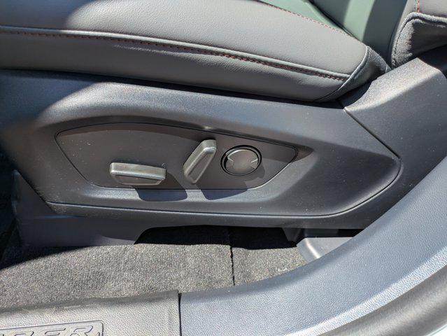 new 2025 Ford Explorer car, priced at $49,948