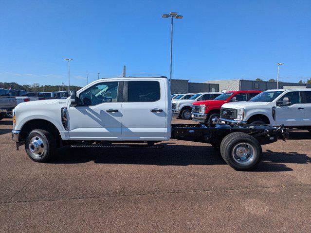 new 2025 Ford F-350 car, priced at $62,820