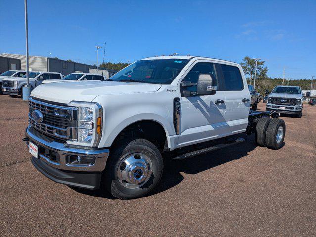 new 2025 Ford F-350 car, priced at $62,820