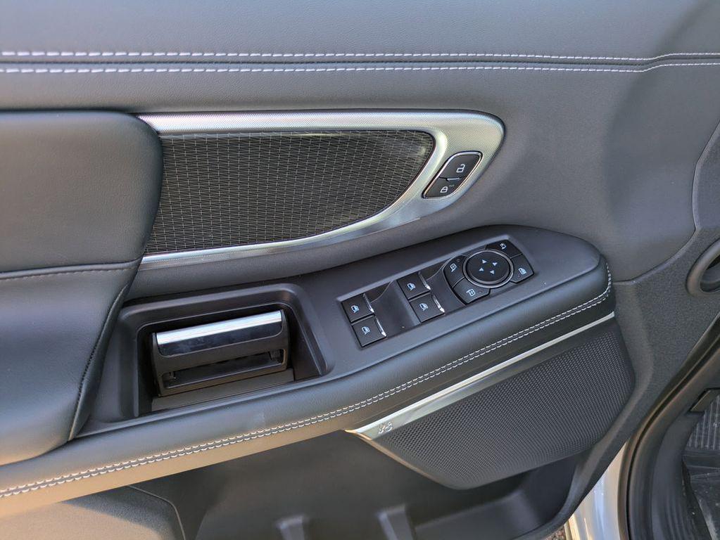 new 2025 Ford Expedition car, priced at $85,230