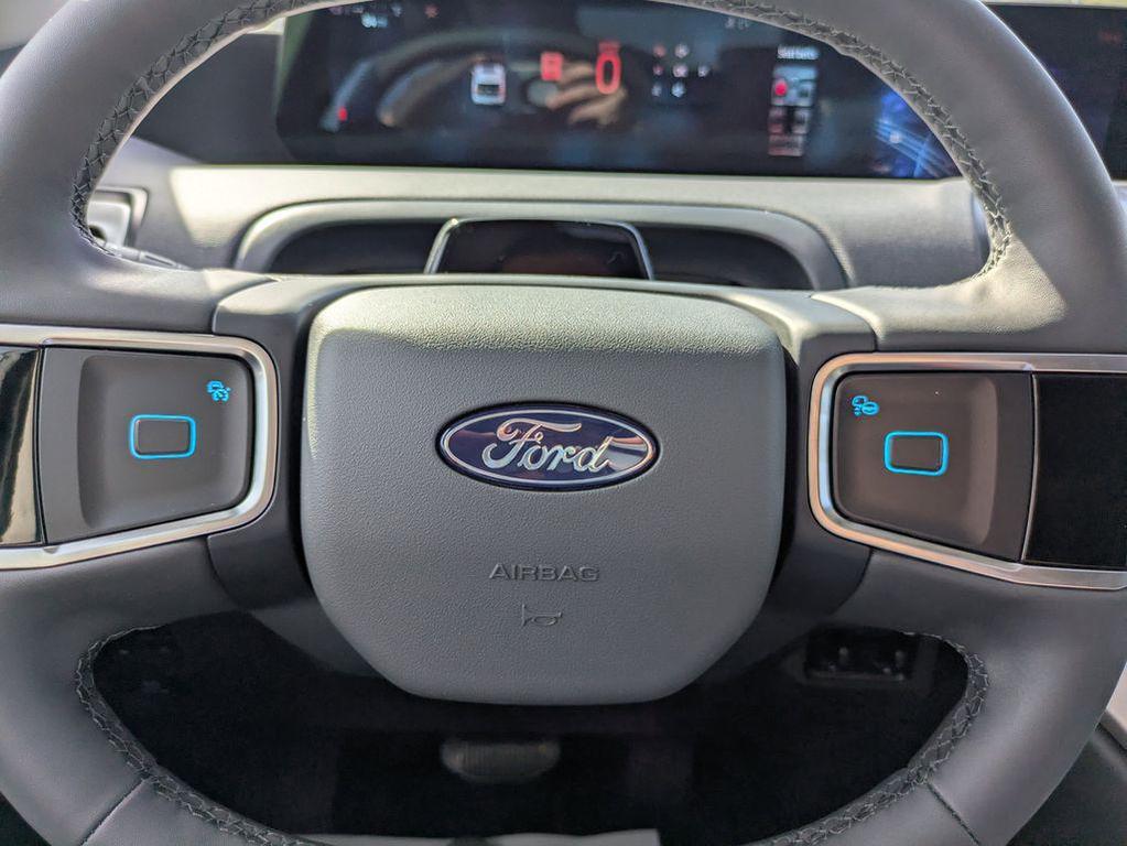 new 2025 Ford Expedition car, priced at $73,585