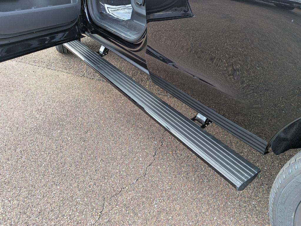 new 2025 Ford Expedition car, priced at $85,230