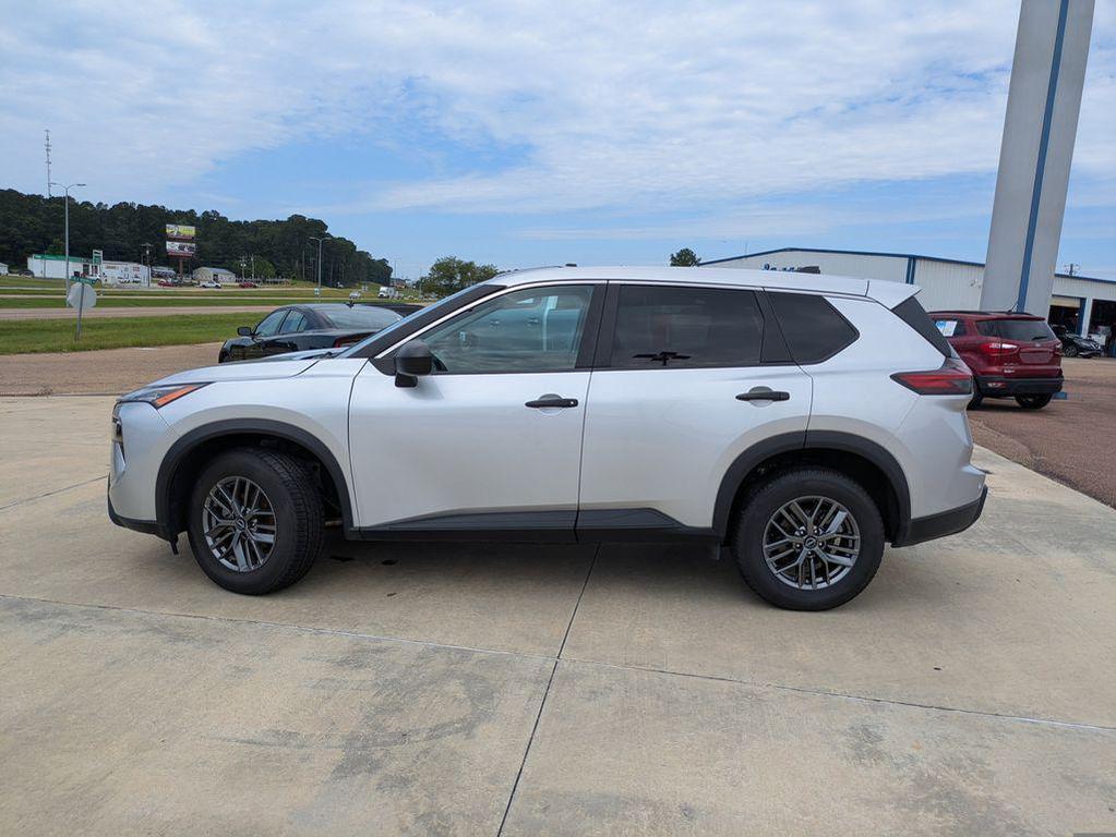 used 2024 Nissan Rogue car, priced at $24,295