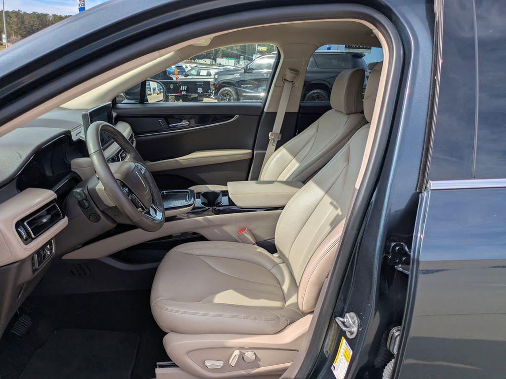 used 2022 Lincoln Nautilus car, priced at $31,990