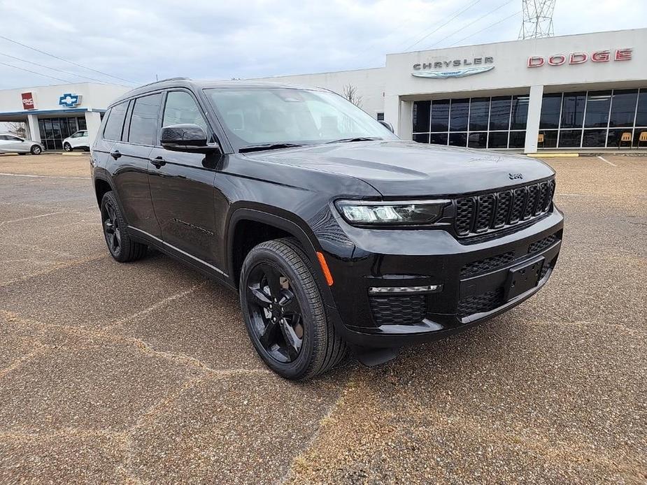 new 2024 Jeep Grand Cherokee L car, priced at $54,672