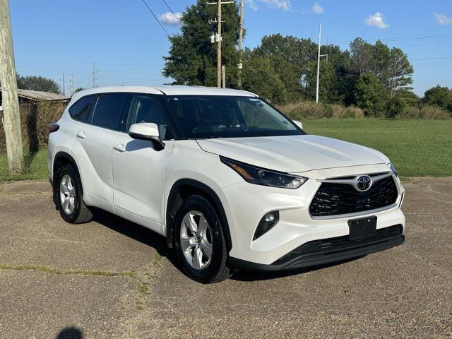 used 2022 Toyota Highlander car, priced at $29,299