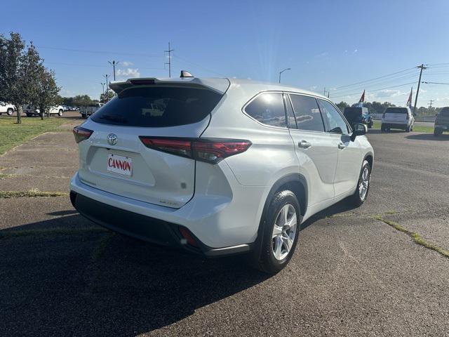 used 2022 Toyota Highlander car, priced at $29,299