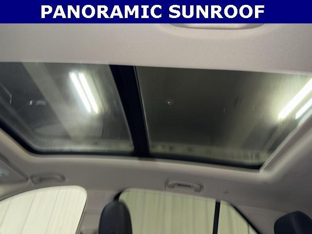 used 2023 Buick Envision car, priced at $33,145