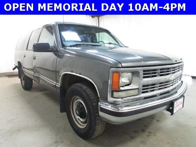 used 1999 Chevrolet Suburban car, priced at $2,990