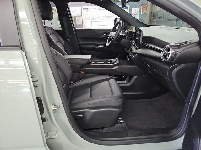 used 2025 Chevrolet Equinox car, priced at $30,555