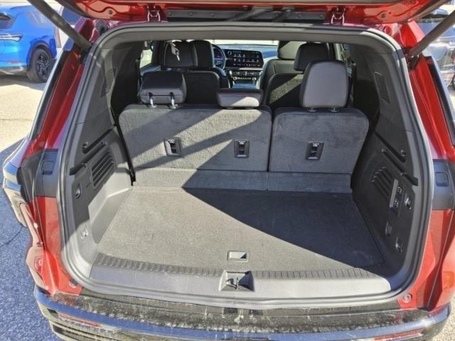 used 2024 Chevrolet Traverse car, priced at $54,865