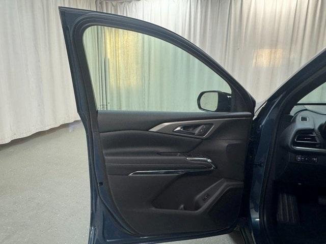 new 2026 Chevrolet Traverse car, priced at $41,195