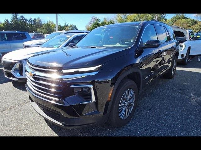 used 2025 Chevrolet Traverse car, priced at $38,565