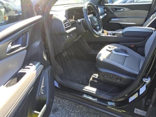 used 2025 Chevrolet Traverse car, priced at $38,565