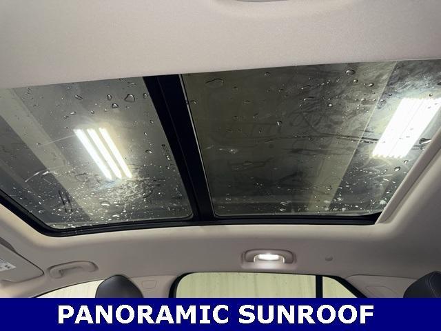 used 2023 Buick Envision car, priced at $34,325