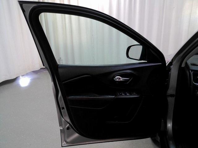 used 2022 Jeep Cherokee car, priced at $25,365