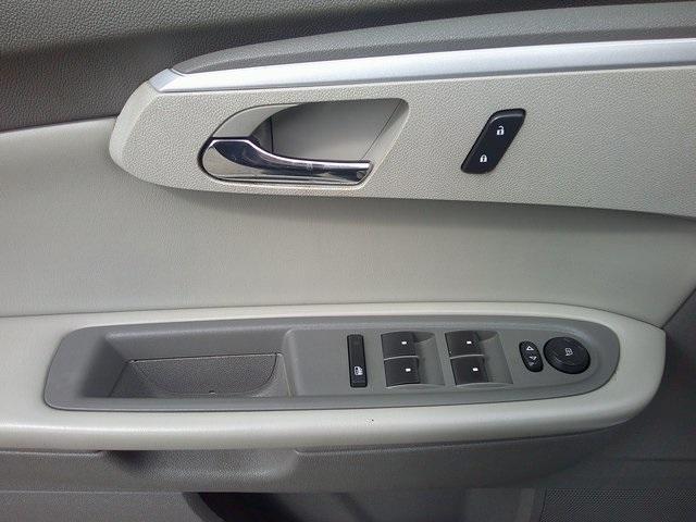 used 2009 Chevrolet Traverse car, priced at $6,325