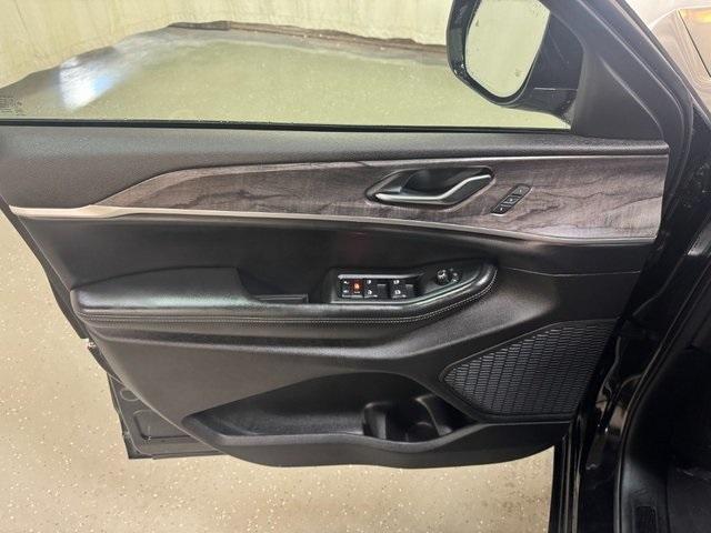 used 2024 Jeep Grand Cherokee L car, priced at $35,175