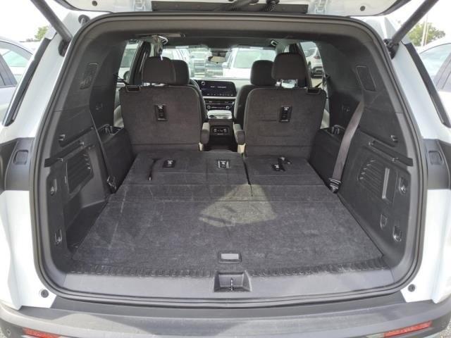 used 2025 Chevrolet Traverse car, priced at $41,285