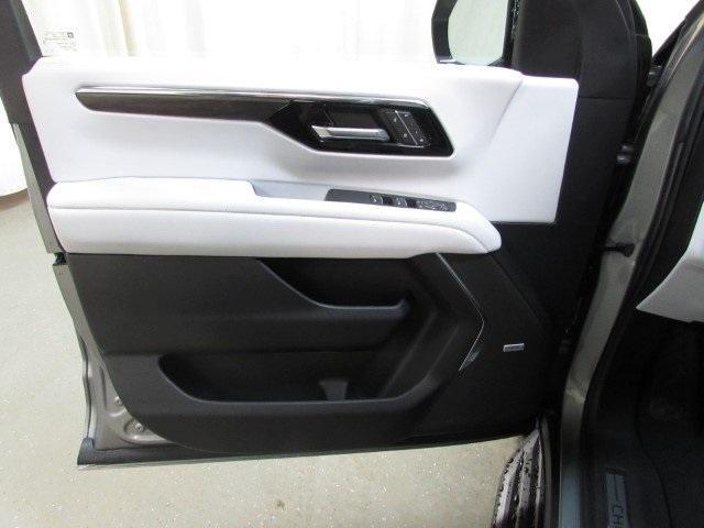 new 2025 Chevrolet Suburban car, priced at $76,820