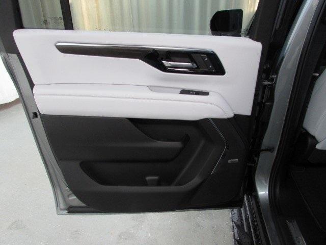new 2025 Chevrolet Suburban car, priced at $76,820